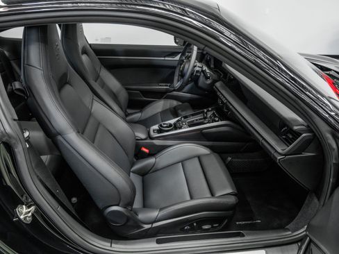 Used 2025 Porsche 911 Carrera RWD image 20