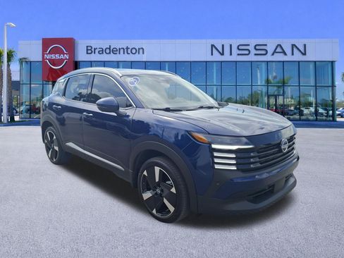 Used 2025 Nissan Kicks SR FWD image 3