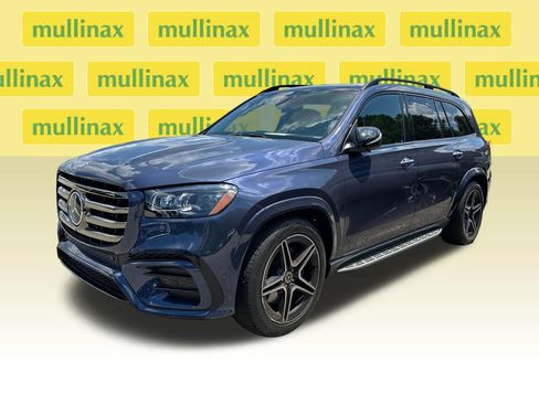 Used 2025 Mercedes-Benz GLS 450 4MATIC image 5