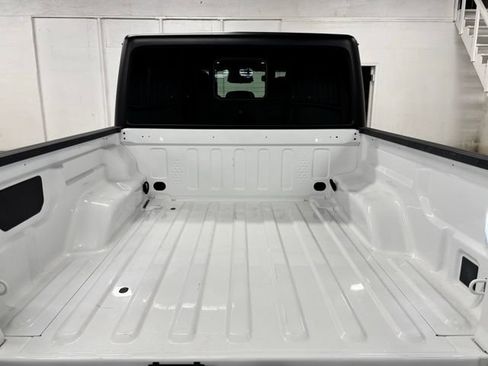 Used 2026 Jeep Gladiator Mojave AWD/4WD image 23