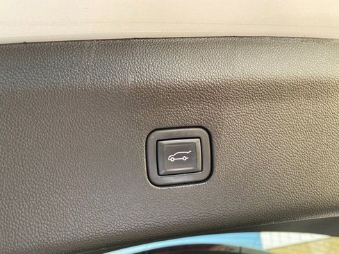 Used 2023 Buick Enclave Avenir w/ Avenir Technology Package AWD/4WD image 11