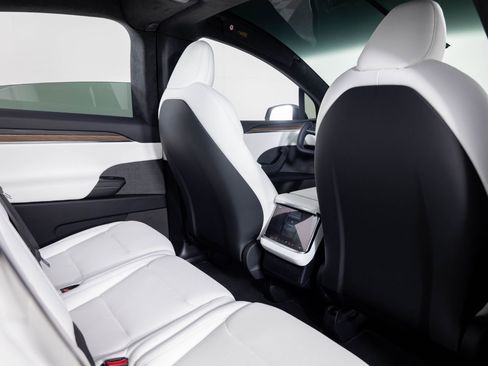 Used 2023 Tesla Model X image 22