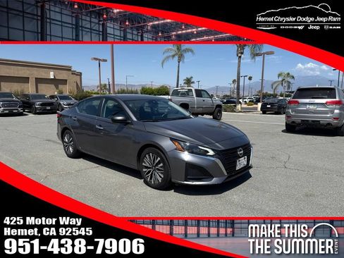 Used 2024 Nissan Altima 2.5 SV FWD image 1