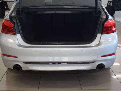 Used 2018 BMW 530i xDrive AWD/4WD image 23