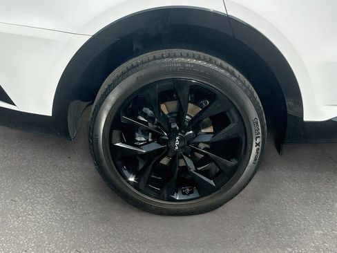 Certified 2023 Kia Sorento SX AWD/4WD image 32