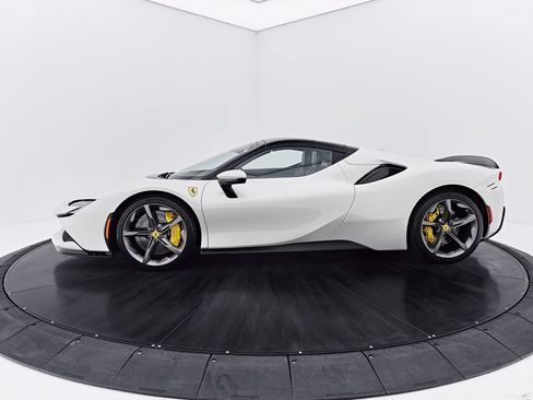 Used 2022 Ferrari SF90 Spider AWD/4WD image 15