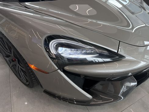 Used 2017 McLaren 570S RWD image 24