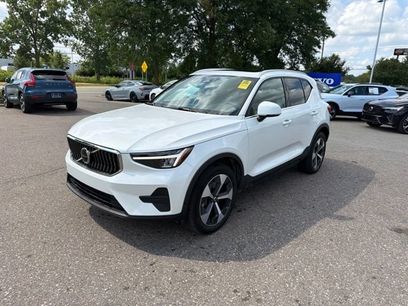 Used 2024 Volvo XC40 B5 Core