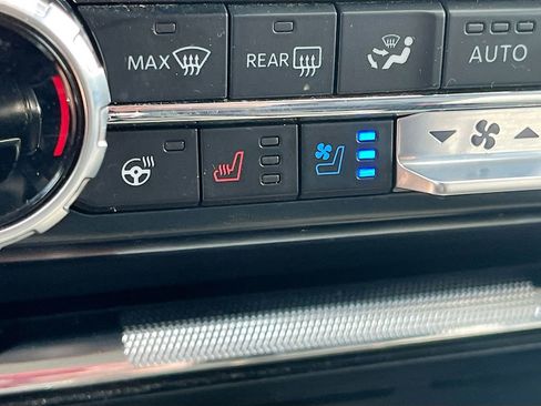 Used 2023 Ford F150 Lariat w/ Trailer Tow Package image 21