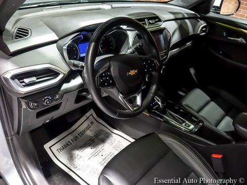 Used 2023 Chevrolet TrailBlazer ACTIV w/ Technology Package FWD image 12