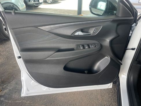 Used 2025 Buick Envista Sport Touring image 20