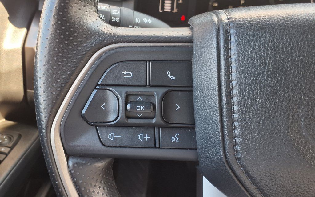 Used 2025 Toyota 4Runner SR5 AWD/4WD image 21