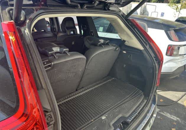 Used 2025 Volvo XC90 T8 Plus w/ Protection Package Premier AWD/4WD image 8