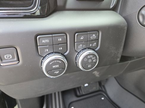 New 2026 GMC Sierra 1500 AT4X w/ LPO, Black Badging Package AWD/4WD image 8