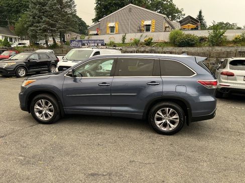 Used 2014 Toyota Highlander XLE AWD/4WD image 9
