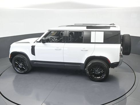 Used 2025 Land Rover Defender 110 S AWD/4WD image 65