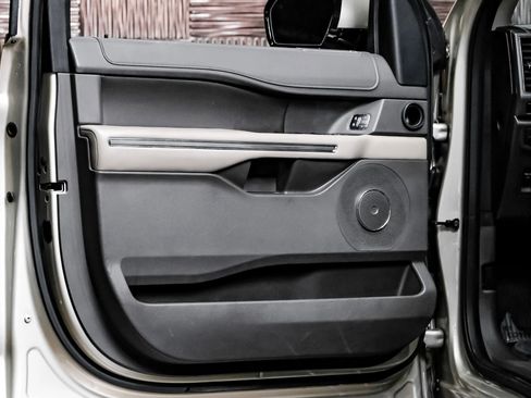 Used 2018 Ford Expedition Max XLT w/ Equipment Group 202A image 39