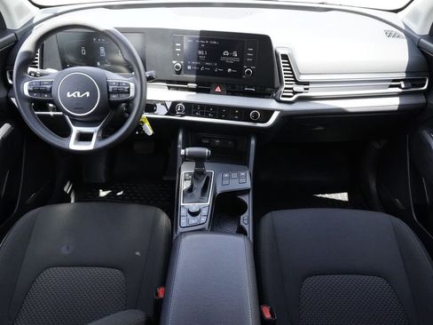 Used 2023 Kia Sportage LX AWD/4WD image 9