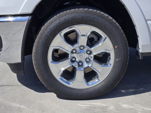 New 2026 RAM 1500 Big Horn AWD/4WD image 9