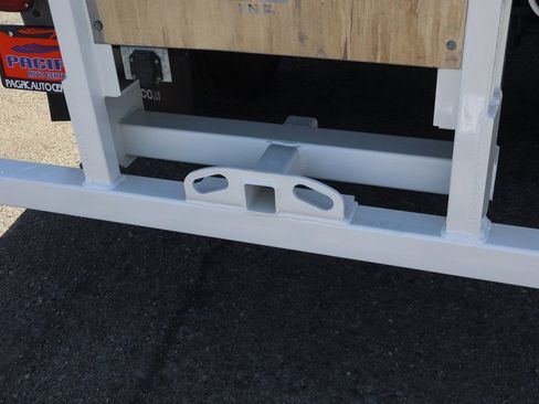 Used 2016 Ford F650 2WD Crew Cab Super Duty image 41