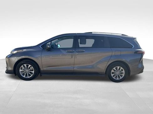 Used 2022 Toyota Sienna LE FWD image 4