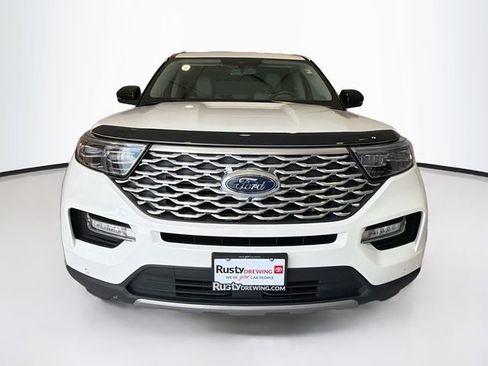 Used 2023 Ford Explorer Platinum w/ Technology Package AWD/4WD image 2
