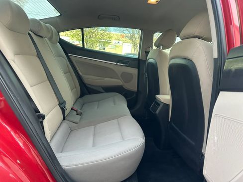 Used 2018 Hyundai Elantra SEL FWD image 24