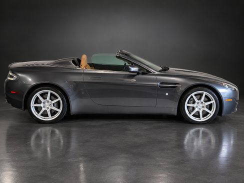 Used 2007 Aston Martin V8 Vantage Roadster RWD image 3