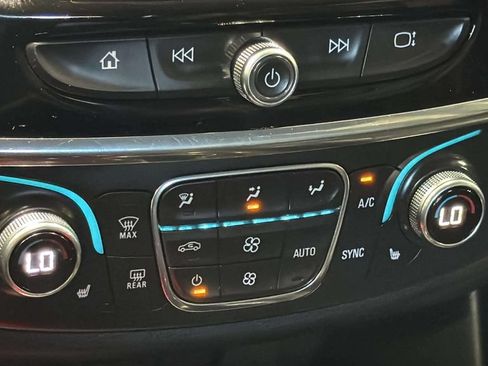 Used 2021 Chevrolet Traverse RS w/ LPO, Floor Liner Package AWD/4WD image 32
