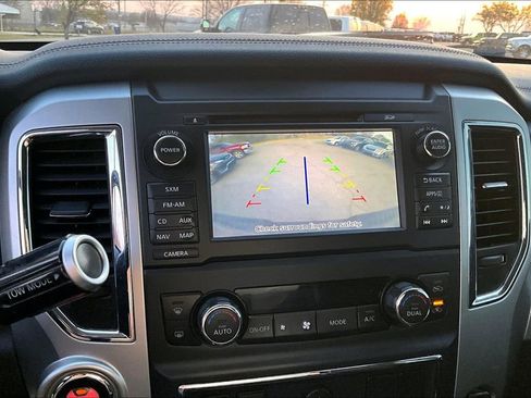 Used 2016 Nissan Titan SL image 21