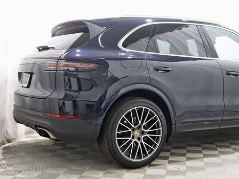 Used 2023 Porsche Cayenne AWD/4WD image 9
