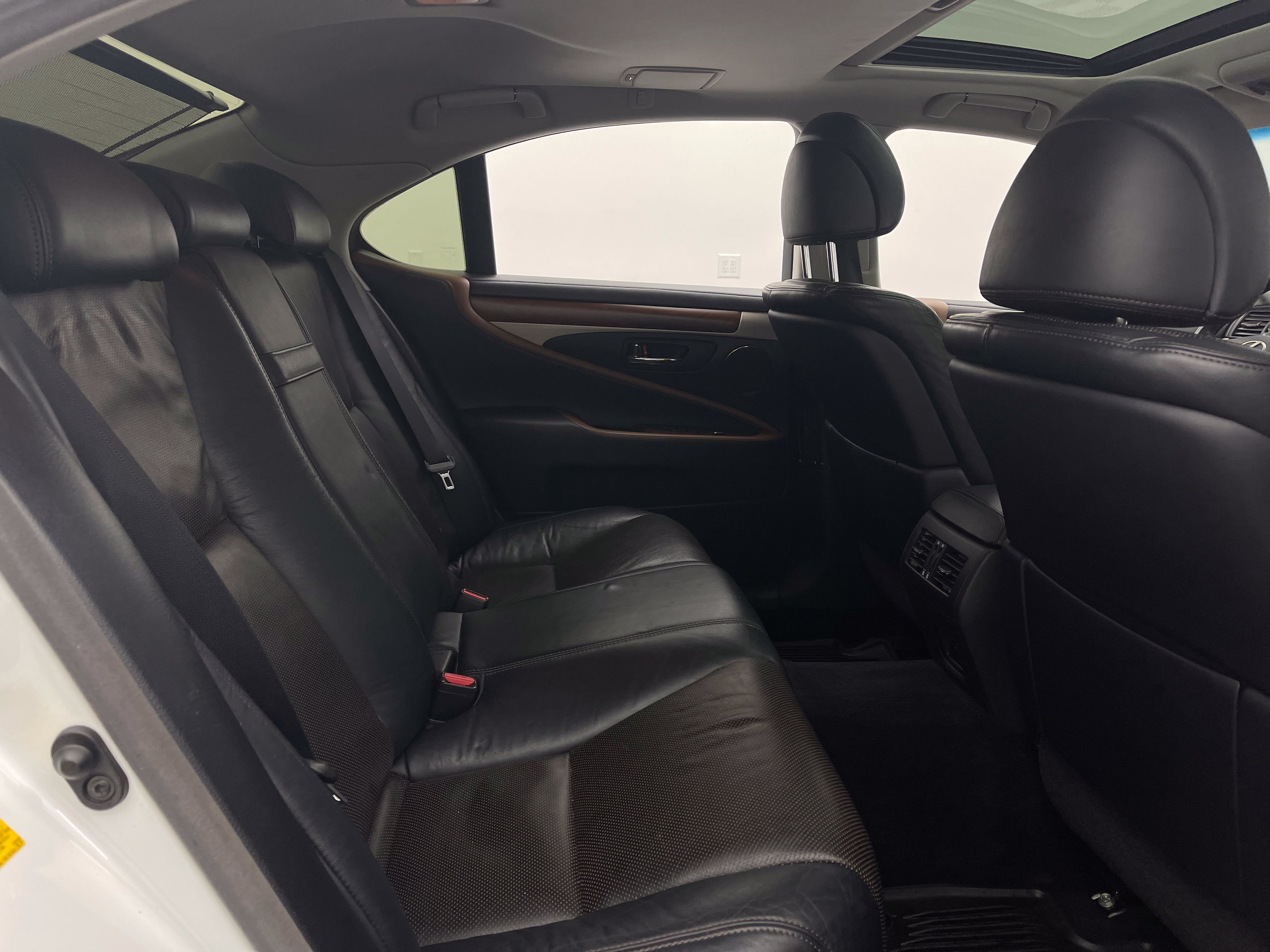 Used 2013 Lexus LS 460 AWD w/ Comfort Pkg image 39