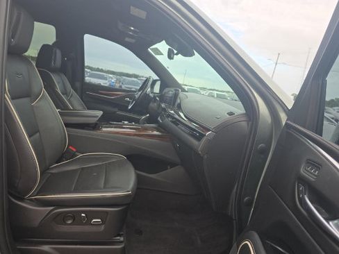 Used 2023 Cadillac Escalade Premium Luxury AWD/4WD image 10
