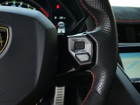 Used 2021 Lamborghini Aventador SVJ image 16