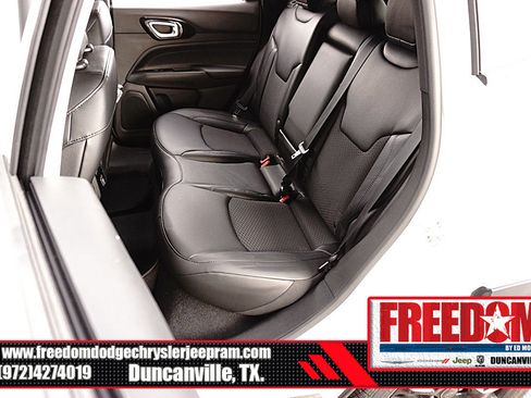 New 2026 Jeep Compass Latitude image 14