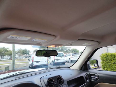 Used 2017 Jeep Patriot Latitude image 21