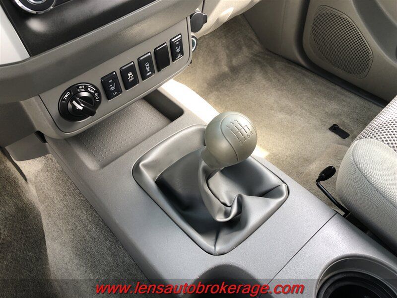 Used 2014 Nissan Frontier SV AWD/4WD image 16