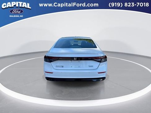 Used 2023 Honda Accord Touring image 7