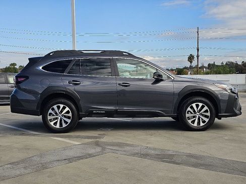 Certified 2025 Subaru Outback Premium image 9