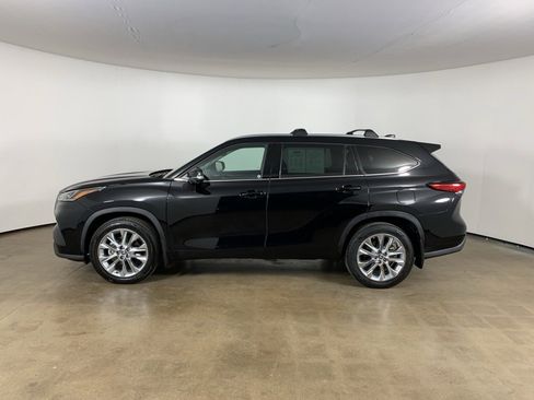 Used 2023 Toyota Highlander Limited image 17