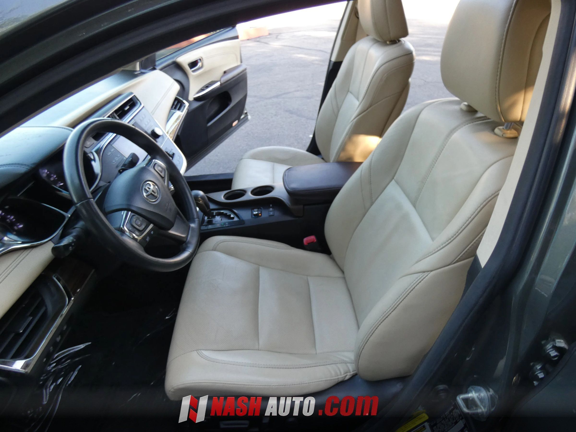 Used 2013 Toyota Avalon Limited FWD image 47
