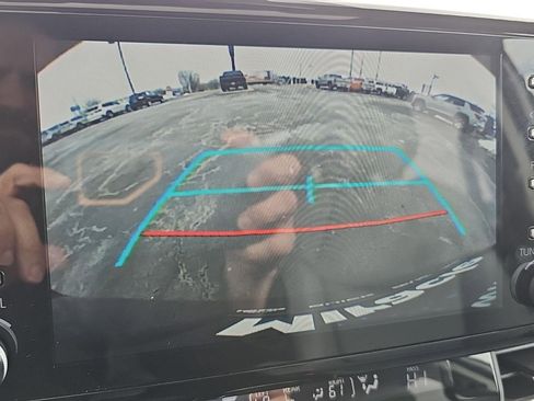 Used 2023 Toyota Sienna XLE image 17