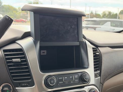 Used 2018 Chevrolet Suburban Premier AWD/4WD image 27