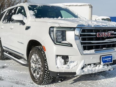 Used 2021 GMC Yukon SLT w/ SLT Premium Package image 4