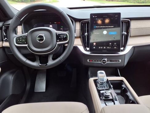 New 2026 Volvo XC90 T8 Plus w/ Protection Package Premier image 11