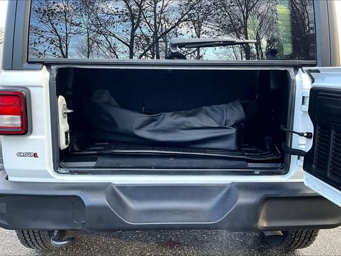 Used 2020 Jeep Wrangler Unlimited Sport S image 30