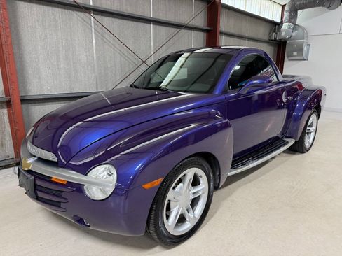 Used 2004 Chevrolet SSR w/ Preferred Equipment Group RWD image 15