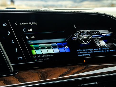Used 2022 Cadillac Escalade ESV Sport Platinum w/ Heavy-Duty Trailer Package AWD/4WD image 8