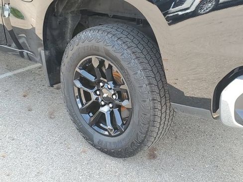 Used 2022 Chevrolet Silverado 1500 LT AWD/4WD image 31