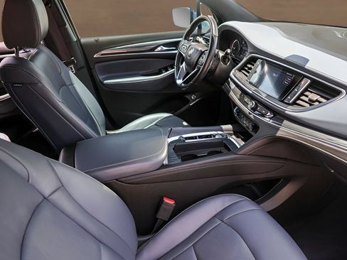 Used 2023 Buick Enclave Essence FWD image 28